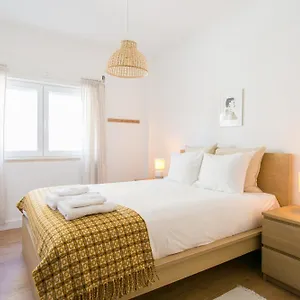 apartamento-central-e-confortvel-junto-ao-bairro-da-graa.hotels-lisbon-portugal.com/