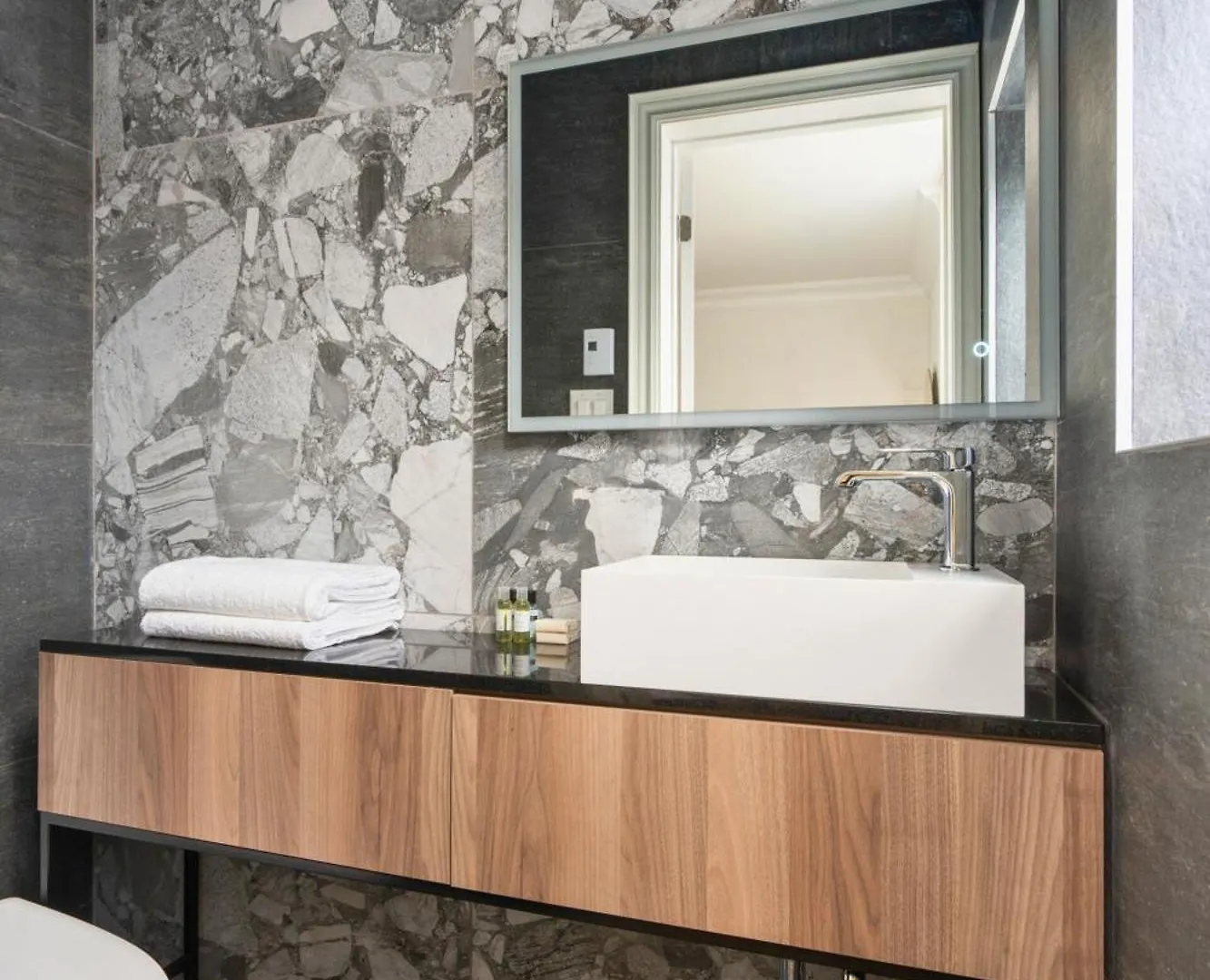 Opal Lofts - Quartier Latin Apartment Montreal